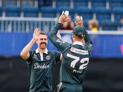 
      
      Dockers chase down Belfast to move within 2 points of top
      
      