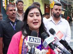 
      
      BJP MP Bansuri Swaraj offers prayers at Delhi temple
      
      