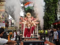 
      
      Leaders seek blessings on Ganesh Chaturthi
      
      