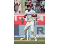 
      
      Nottinghamshire sign Indian seamer Mukesh Kumar 
      
      