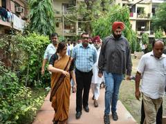
      
      Monica Pant inspects Nehru Nagar during ‘Delhi Free from Garbage’
      
      