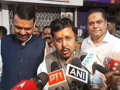 
      
      BJP's Nitin Nabin offers prayers at Lalbaugcha Raja in Mumbai
      
      
