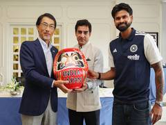
      
      Indian cricket team meets Japan Ambassador Ono Keiichi
      
      
