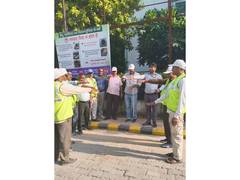 Delhi: Special cleanliness drive held in Anand Vihar