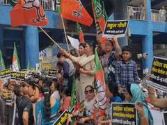 Delhi BJP Mahila Morcha Workers Detained During Protest