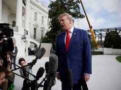 Trump says Saudi Arabia should accept Israel's "helpful" offer against Houthis