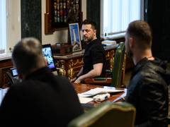 "If we lift sanctions, we make Putin stronger": Zelenskyy questions Trump for waiver of sanctions against Russia