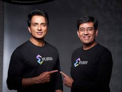 
      
      Sonu Sood's fans invite 11 crore people on Explurger
      
      