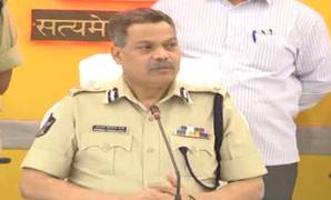
      
      Andhra Pradesh: 5 posing as cops held on theft charges
      
      