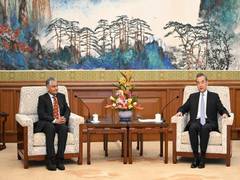 
      
      Chinese FM meets Indian ambassador in Beijing 
      
      