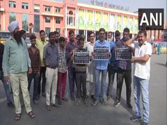 
      
      Fuel prices hike: Cab drivers wants meeting with govt
      
      