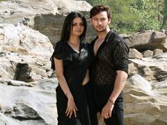 
      
      'Aa Bhi Ja O Piya' all set to release on October 7
      
      