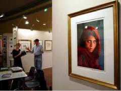 
      
      Italy gives asylum to famed 'green-eyed Afghan girl'
      
      