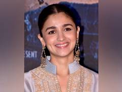 
    Whenever I`m with Ranveer, I go to different level of energy: Alia Bhatt
    