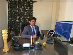 
      
      Stock market courses for aspiring brokers
      
      