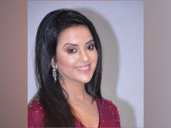 
      
      Amruta Fadnavis reacts to reopen religious places demand in...
      
      