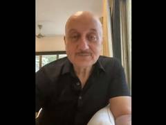 
      
      Anupam Kher pays tribute to Kishore Kumar on his 91st...
      
      