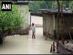
      
      Assam floods: Residents of Nalbari await help
      
      