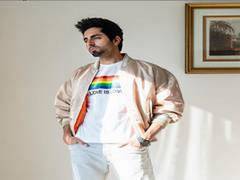 
      
      Ayushmann Khurrana condemns attacks on police personnel amid...
      
      
