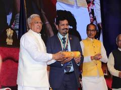 
      
      FidyPay Founder Manan Dixit Bags Champions of Change Award
      
      