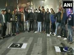 
      
      Bajrang Dal supporters in Aligarh protest against demolition...
      
      