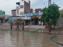 
      
      Rajasthan: Heavy rains lash Sri Ganganagar, parts waterlogged
      
      