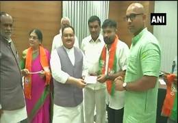 
      
      Senior TDP leader Annapurnamma, her son Mallikarjun Reddy join BJP
      
      