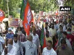 
      
      BJP workers protest demanding reopening of weekly market in Delhi
      
      