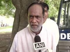
      
      Asaduddin Owaisi running govt, not KCR: Telangana BJP president 
      
      