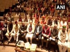 
      
      BJP Parliamentary party meeting underway in presence on Modi 
      
      