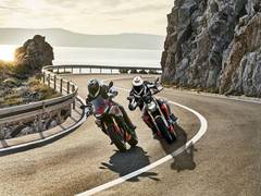 
      
      The dynamic duo: The all-new BMW F 900 R and F 900 XR...
      
      