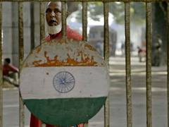
      
      COVID-19: Bangladesh again extends India border closure
      
      