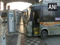 
      
      Air-conditioned electric buses introduced in Lucknow
      
      