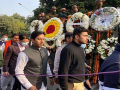 
      
      Tamil Nadu chopper crash: BJYM pays tributes to CDS Bipin...
      
      
