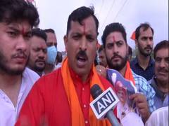 
      
      J-K: Bajrang Dal holds protest in Jammu demanding public...
      
      