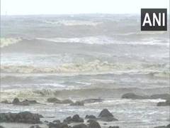 
      Mumbai rains: High tide of 4.52 meters expected today
      