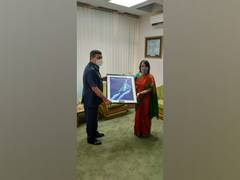 
      
      Indian envoy in Bangladesh meets BAF chief, discusses defence...
      
      
