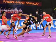 
      
      PKL: Bengaluru Bulls decimate Gujarat Giants to book semis spot
      
      