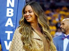 
      
      Beyonce meets Broadway star Syndee Winters
      
      