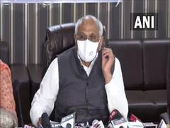 
      
      Gujarat's new cabinet to be sworn-in today
      
      
