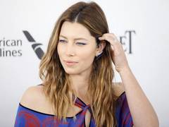 
      
      Jessica Biel says she's not against vaccination 
      
      