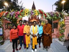 
      
      Mauritius President visits Mahabodhi Temple
      
      