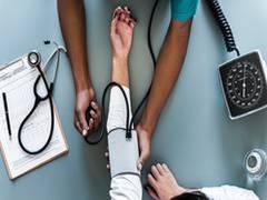 
    Study finds middle-aged adults with healthy heart habits may lower high blood pressure risk years later
    