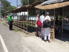 
      
      Block hospital staff screen people at India-Bangladesh border
      
      