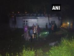 
      
      Telangana: 15 injured as bus overturns in Suryapet
      
      