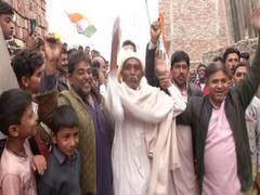 
      
      Hindu refugees from Pakistan living in Delhi's Sanjay Colony...
      
      