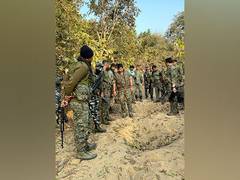 
      
      Security forces apprehend PLFI cadre from Jharkhand
      
      