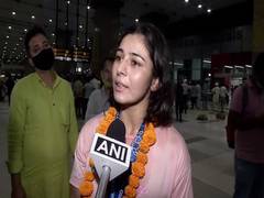 
      
      Sarita Mor receives warm welcome at Delhi airport as she...
      
      