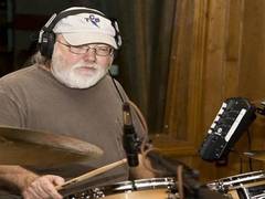 
      
      Ronnie Tutt, drummer for Johnny Cash, Elvis Presley dies at 83
      
      