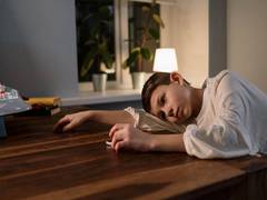 
    Childhood loneliness can result in drinking problems
    